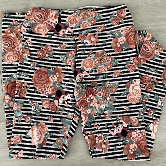 Lularoe OS Queen of Hearts Leggings - Picture 3 of 5